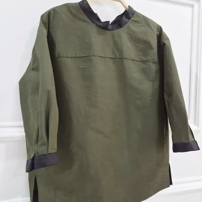 [BUNJANG] KUHO Khaki Color Block Blouse / 구호 카키색 배색  블라우스