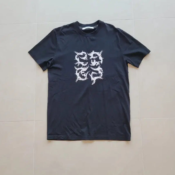 [BUNJANG] Givenchy Black Graphic Print Short Sleeve T-Shirt (Size M) / [정품]GIVENCHY 반팔티셔츠