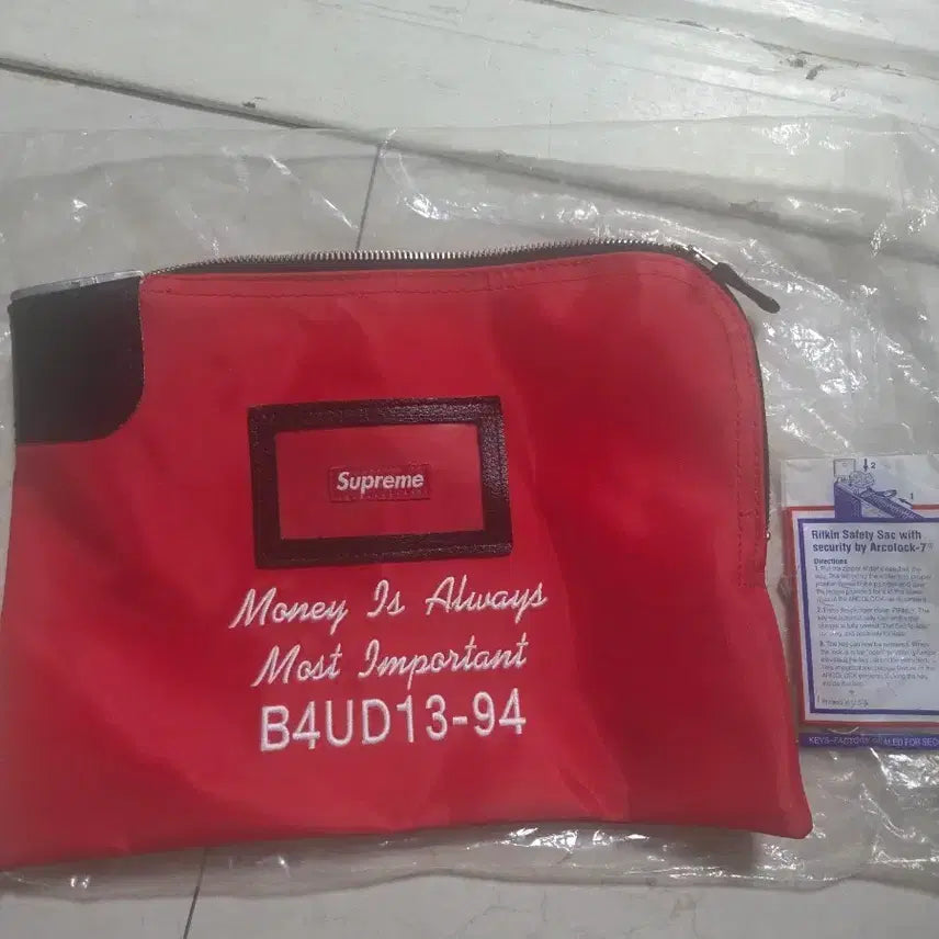 [BUNJANG] Supreme Leafkin Safety Pouch / 슈프림 리프킨 세이프티 파우치