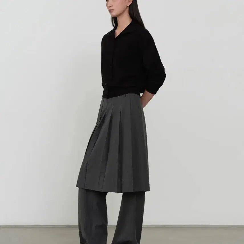[BUNJANG] Musinsa Standard Women's Pleated Skirt Layered Slacks Medium Grey / 무신사 스탠다드 우먼즈 플리츠 스커트 레이어드 슬랙스 미디엄 그레이