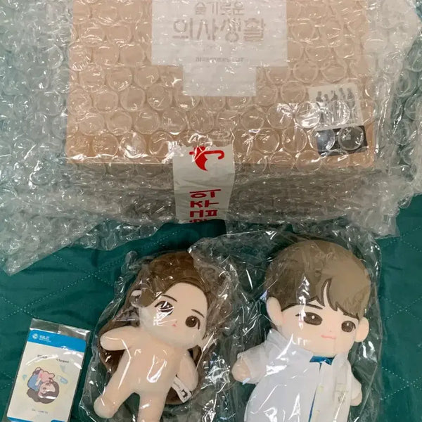 [BUNJANG] Lee Jee-yeon Doctor's Life Season 1 Blu-ray Sealed Bundle with Som Winter and Som Andrea Dolls / 슬기로운 의사생활 슬의생 블루레이 미개봉+솜겨울+솜드레아