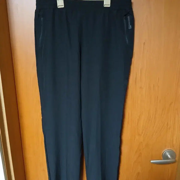 [BUNJANG] Men's Black Training Pants with Zipper Detail / 검정색 트레이닝 바지 남성용