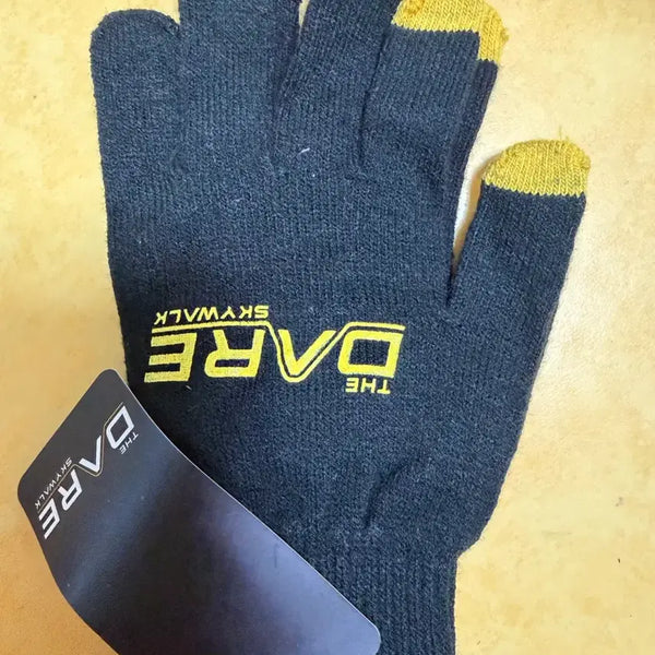 [BUNJANG] Tottenham Hotspur FC Black & Yellow Accented Gloves / 토트넘 장갑 택채 새거 팝니다