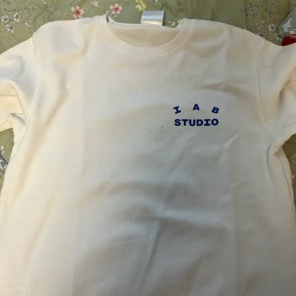 [BUNJANG] IAB STUDIO White Short Sleeve T-Shirt / IAB STUDIO 흰색 반팔티