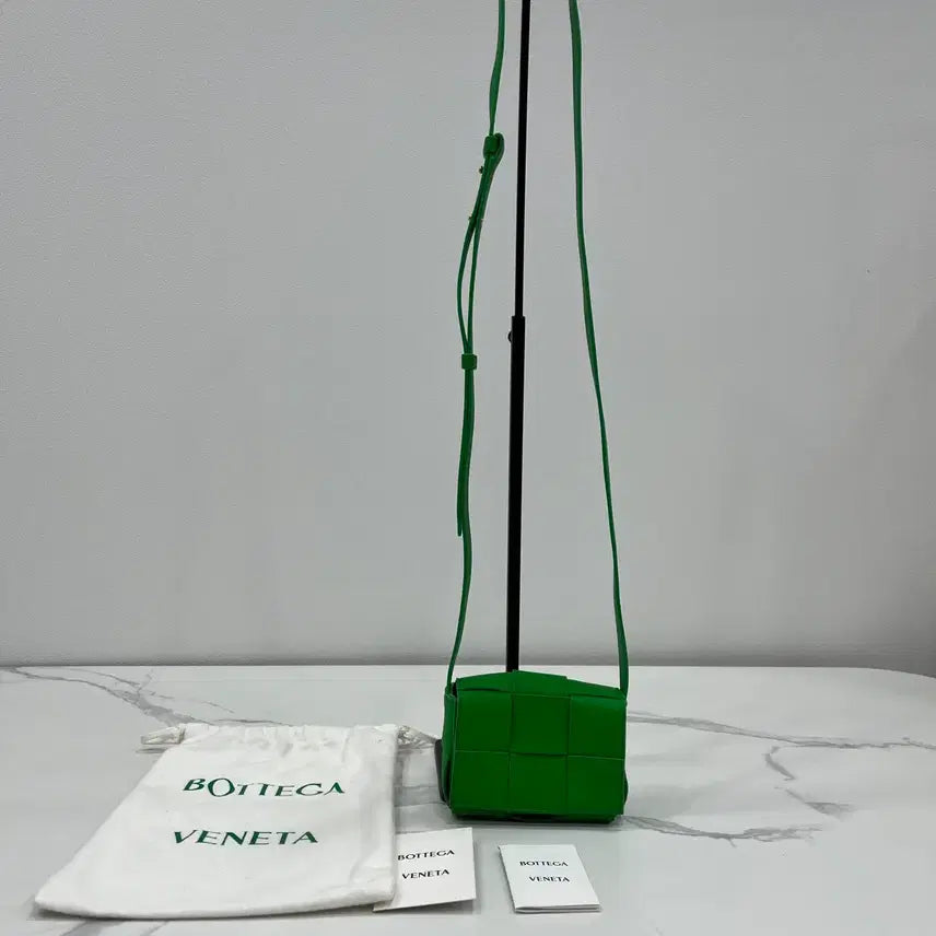 [BUNJANG] Bottega Veneta Mini Cassette Bag Green / [정품]보테가베네타 미니 카세트백 그린