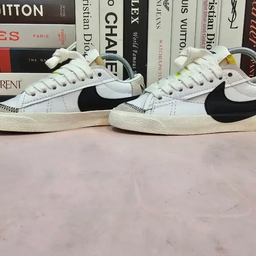 [BUNJANG] Nike Women's Sneakers Athletic Shoes Size 240 / 나이키 여성 스니커즈 운동화 240