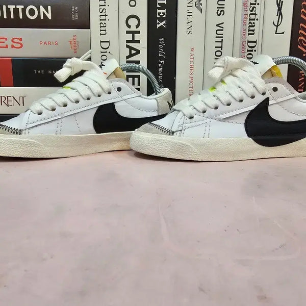 [BUNJANG] Nike Women's Sneakers Athletic Shoes Size 240 / 나이키 여성 스니커즈 운동화 240