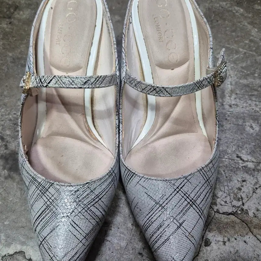 [BUNJANG] Gocce Women's Flat Shoes / 고세 여성신발 230