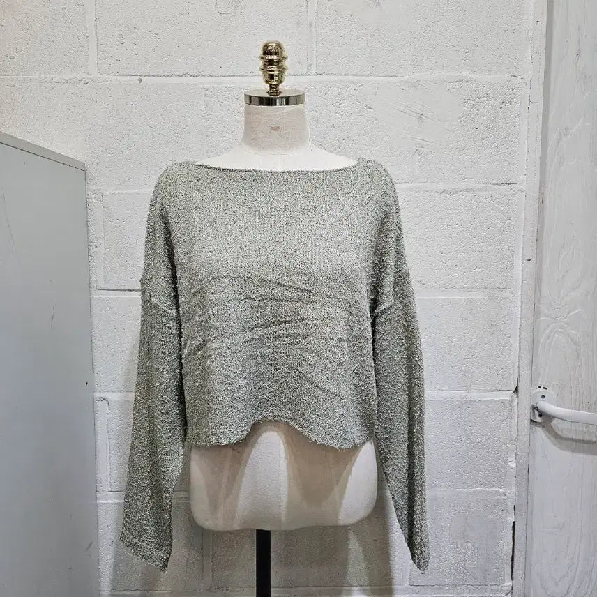 [BUNJANG] Lightweight Knit Crop Top with Loose Fit and Lip Neck / 니트 크롭 가벼운재질 루즈핏 입술넥 긴팔- 인디그린
