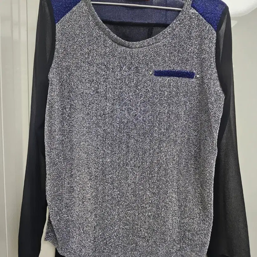 [BUNJANG] Egoist Chiffon Sleeve Contrast Blouse / 에고이스트 쉬폰 소매 배색 블라우스