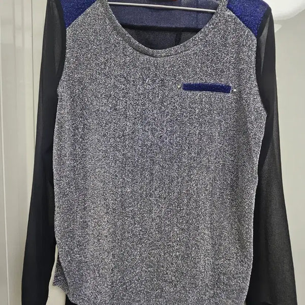 [BUNJANG] Egoist Chiffon Sleeve Contrast Blouse / 에고이스트 쉬폰 소매 배색 블라우스