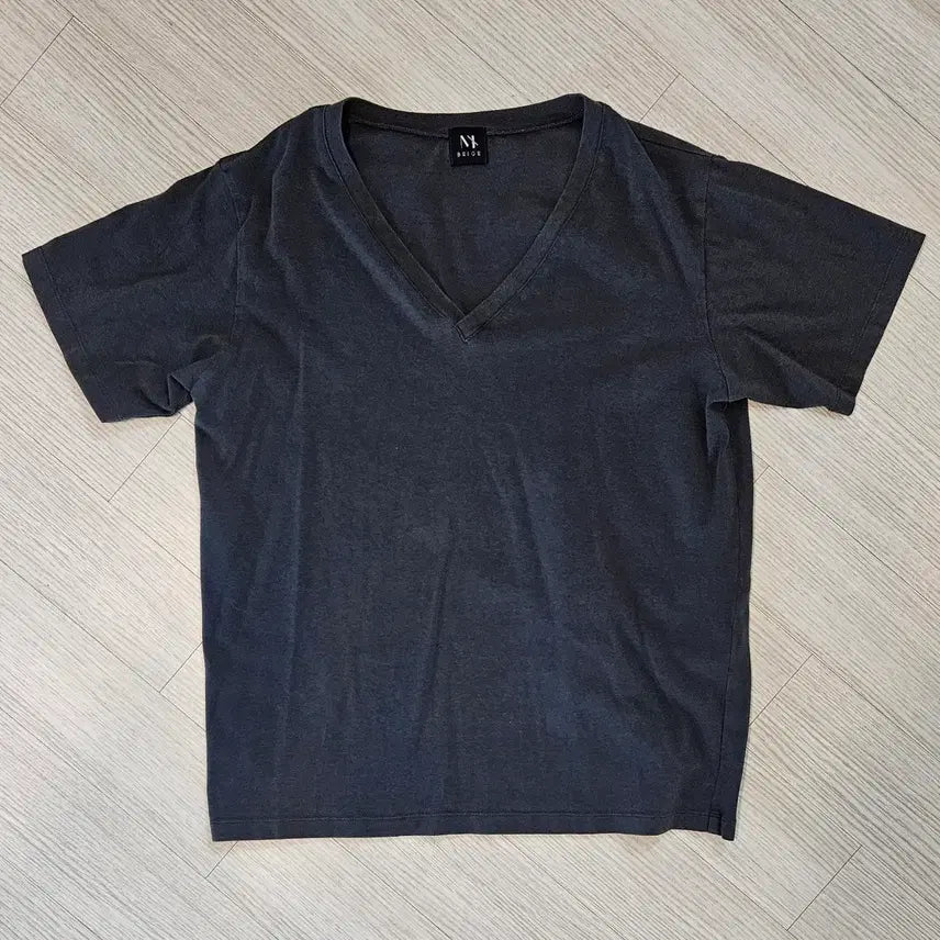 [BUNJANG] Embassy V-Neck Short Sleeve T-Shirt / 엠베이지 브이넥 반팔 티셔츠
