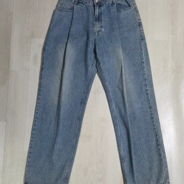 [BUNJANG] Unaffected One-Tuck Wide Denim (Medium Blue, Size M) / (착샷) 언어펙티드 원턱 와이드 데님