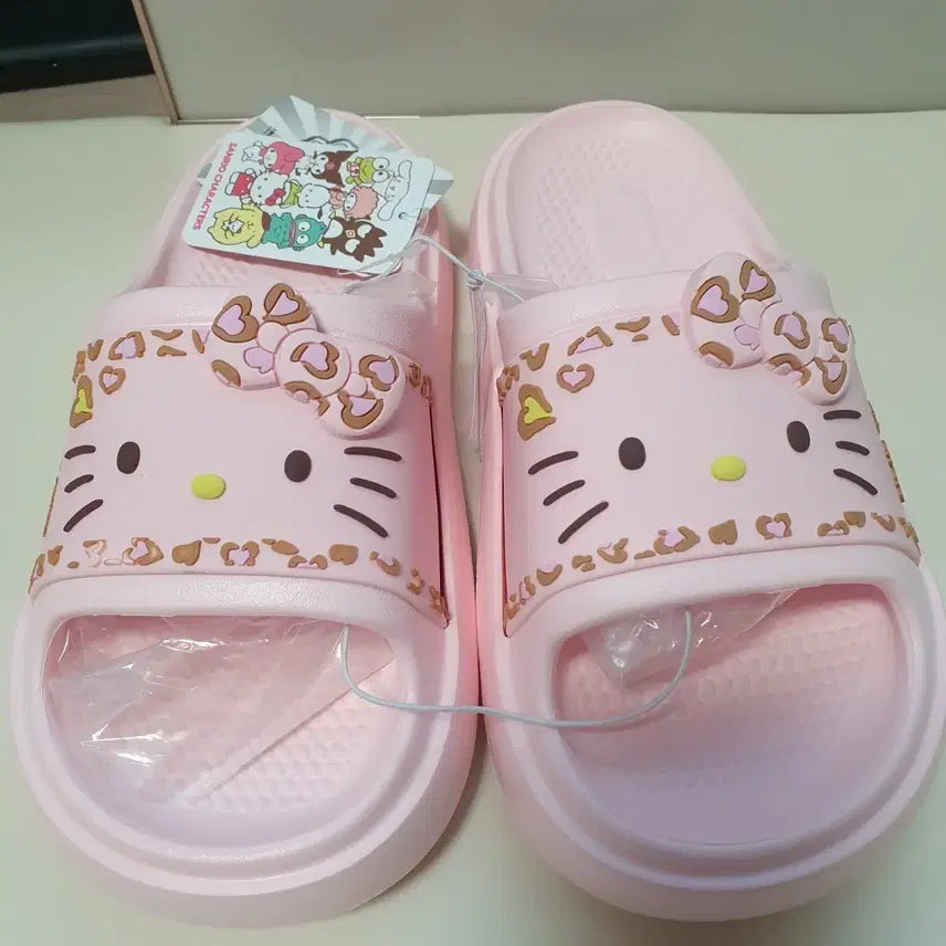[BUNJANG] Sanrio Hello Kitty Leopard Ribbon Slippers Sandals Pink 230 / 산리오 헬로키티 핑크 슬리퍼 샌들 호피 키티 슬리퍼 새상품 230
