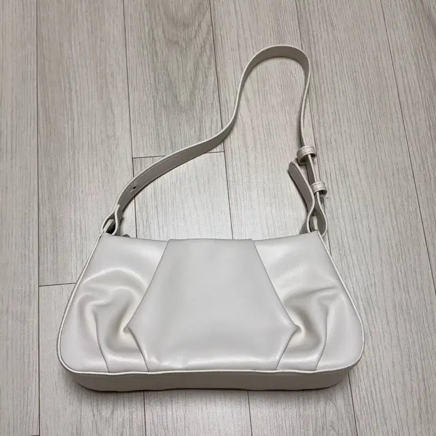 [BUNJANG] Ivory Shoulder Bag / 아이보리 숄더백