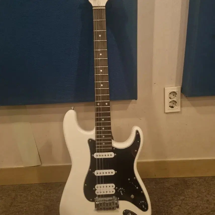 [BUNJANG] Swing S150 White Electric Guitar / 스윙 S150 화이트 일렉기타