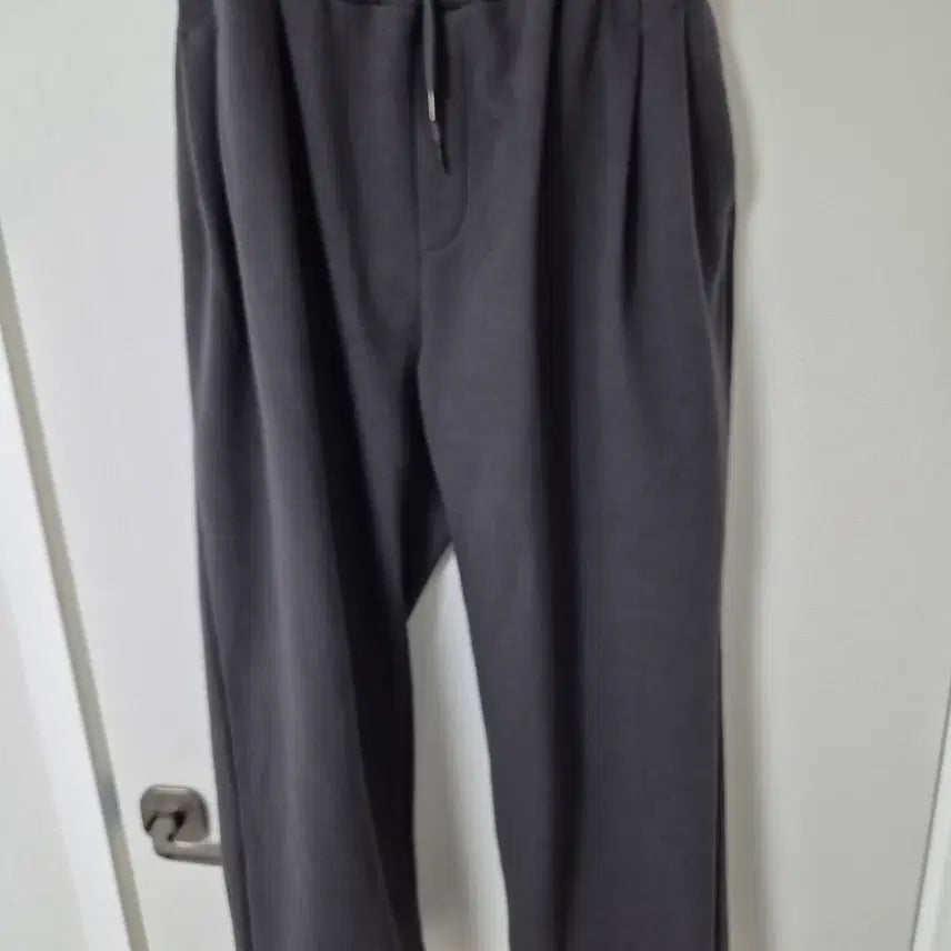 [BUNJANG] Union Blue Two Tuck Wide Sweatpants Charcoal / 유니온블루 TWO TUCK WIDE SWEAT PANTS 차콜 판매합니다