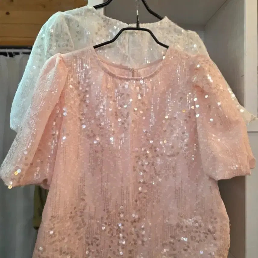 [BUNJANG] 3D Embroidered Sequin Blouse / 입체 자수스팽글 블라우스