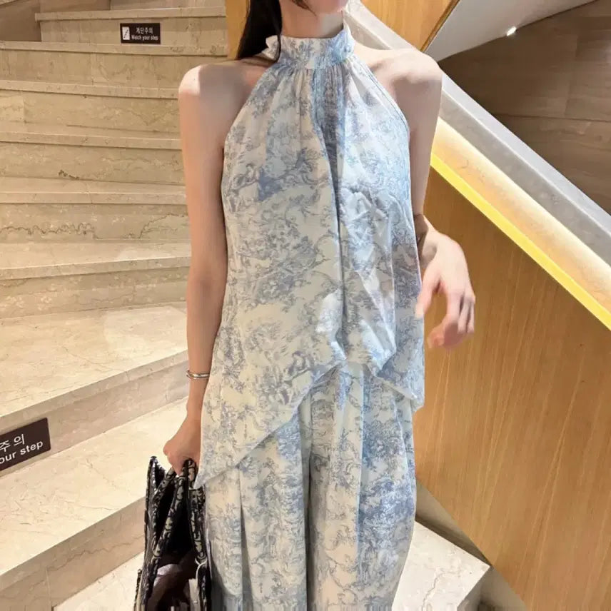 [BUNJANG] High-Quality Import Twill de Jouy Halter Neck Sleeveless Blouse / (고퀄) 수입의류 트왈드주이 홀터넥 나시 민소매 블라우스