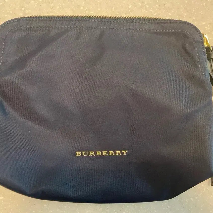 [BUNJANG] Burberry Navy Pouch Clutch Bag / 버버리 네이비 파우치 겸 클러치 백 정품.할인