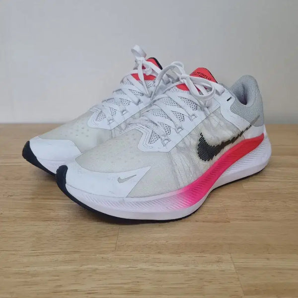 [BUNJANG] Nike Zoom Winflo 8 White Bright Crimson / 나이키 줌 윈플로 8 화이트 브라이트 크림슨 245mm