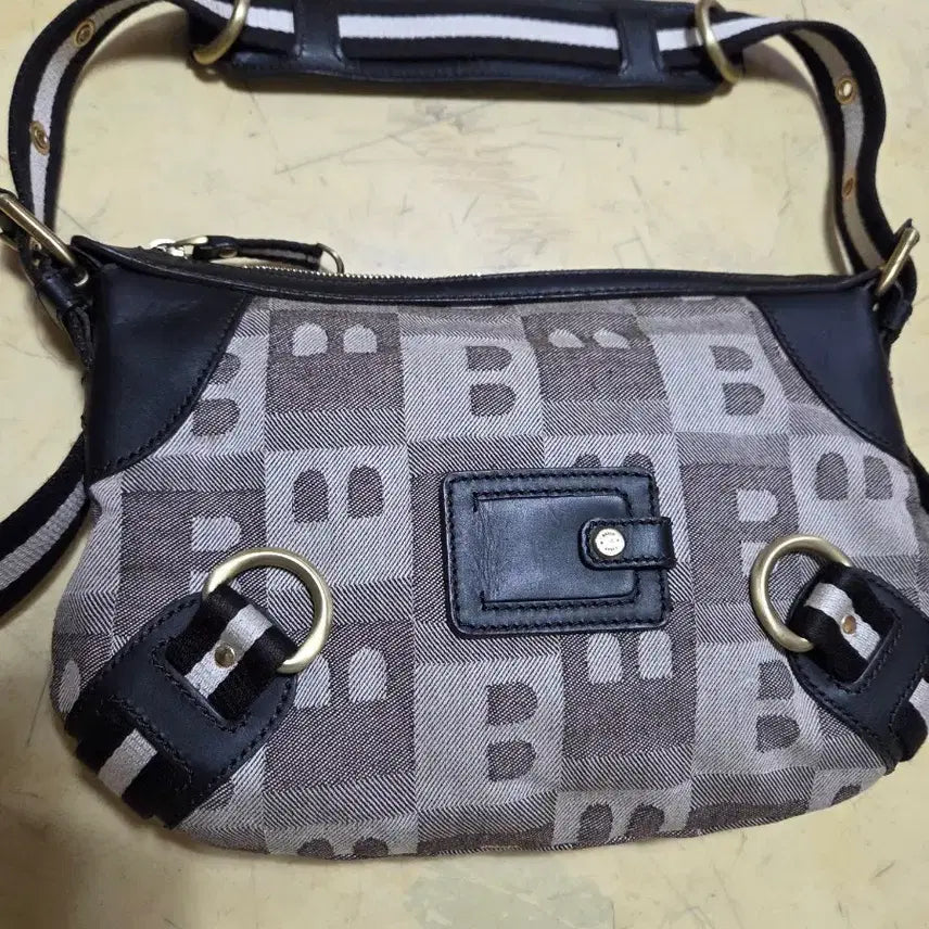 [BUNJANG] Bally Monogram Jacquard Hobo Bag / 발리 정품 모노그램 자카드 호보백 거의새제품