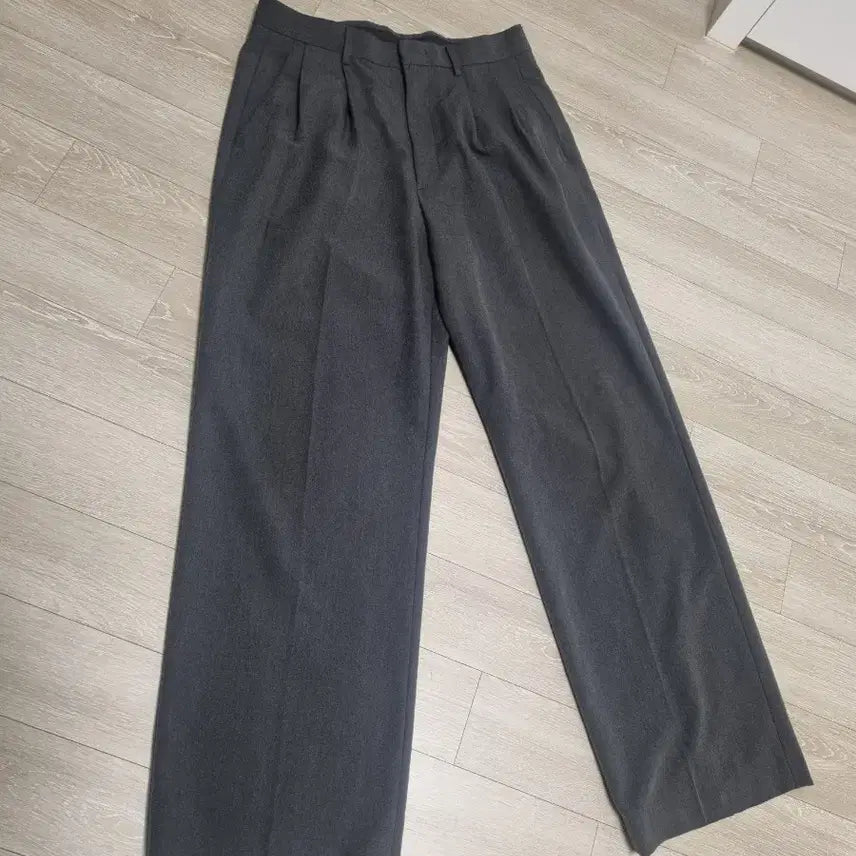 [BUNJANG] Grey Charcoal Two-Tuck Wide Slacks (Size S) / 그레이 차콜 투턱 와이드 슬랙스 S사이즈 28