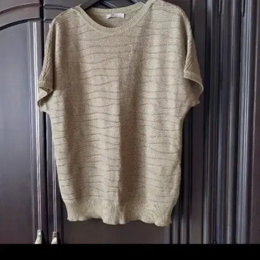[BUNJANG] Mint Green Knit T-shirt with Gold Thread Detail / 연쑥색금실 니트 티셔츠
