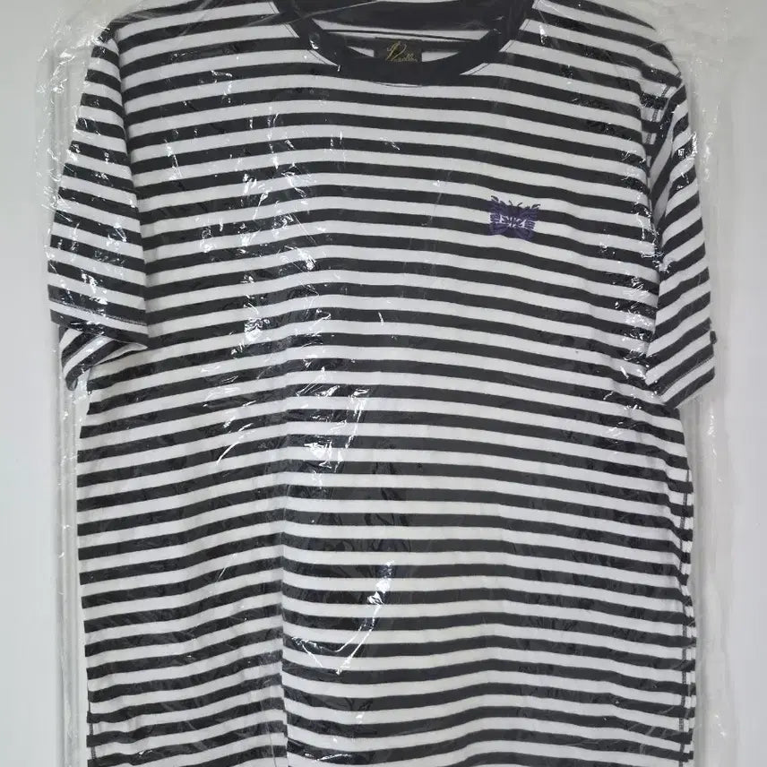 [BUNJANG] Needles Striped Butterfly Embroidery Short Sleeve T-Shirt / 니들스(Needles) 스트라이프 나비 자수 반팔 티셔츠