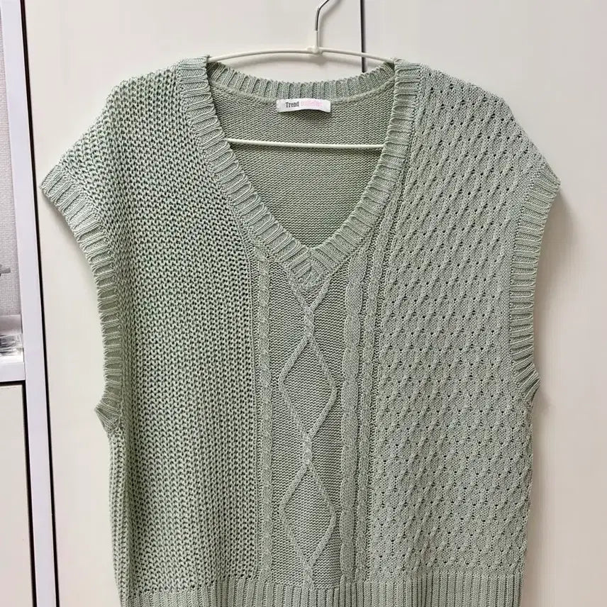 [BUNJANG] Trend Collection V-Neck Cable Knit Vest Mint / Trend Collection 니트 조끼 민트색