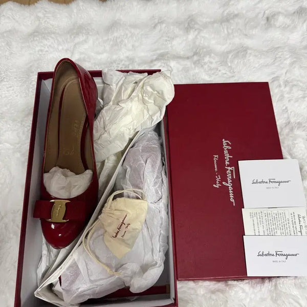 [BUNJANG] Salvatore Ferragamo Vara 9cm Red Enamel Ribbon Pumps / 정품 페라가모 바라 9cm 레드 에나멜 리본 펌프스 6.5