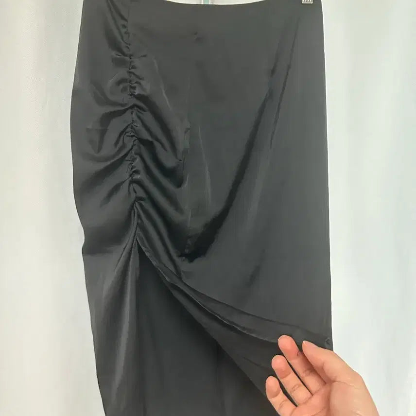 [BUNJANG] H&M Shirring Satin Skirt / 블랙 셔링 사틴스커트