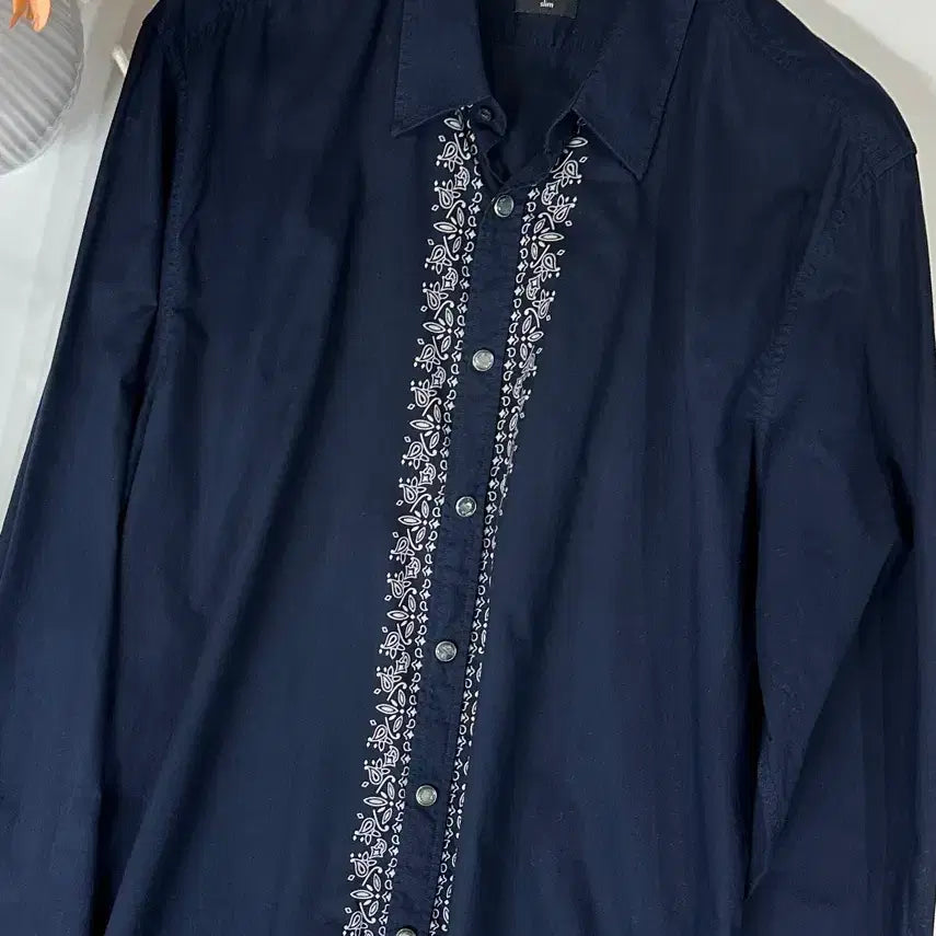 [BUNJANG] Gucci Flower Embroidered Logo Button Shirt Navy / 구찌 플라워 자수 로고 장식 네이비 셔츠