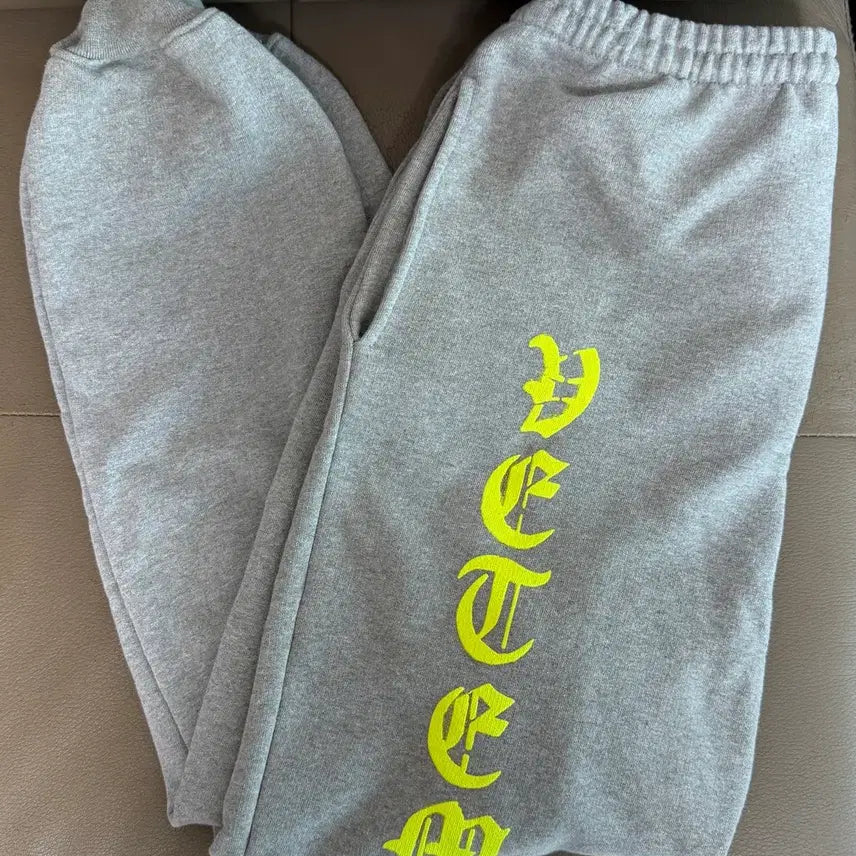 [BUNJANG] Vetements Anarchy Logo Sweatpants Jogger Pants Grey / [M] 베트멍 아나키 로고 스웻팬츠 조거팬츠 그레이