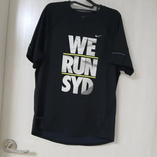 [BUNJANG] Nike WE RUN SYD Short Sleeve T-Shirt Black / 나이키 WE RUN SYD 반팔 티셔츠 블랙