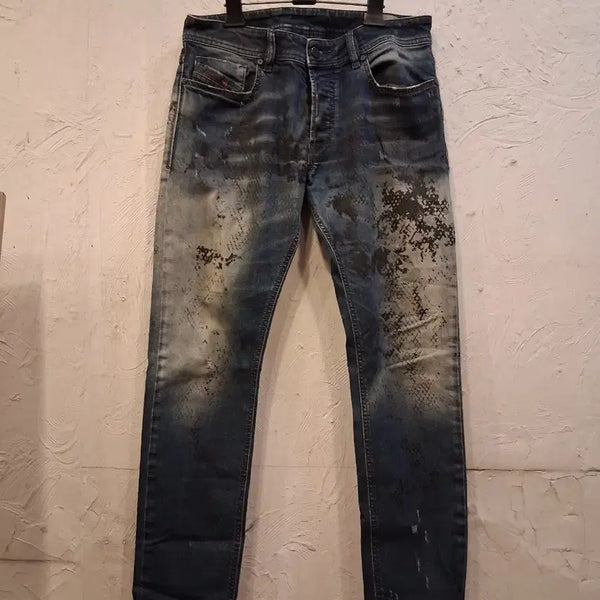 [BUNJANG] Diesel Distressed Wash Jeans / 디젤 데미지 워싱 청바지