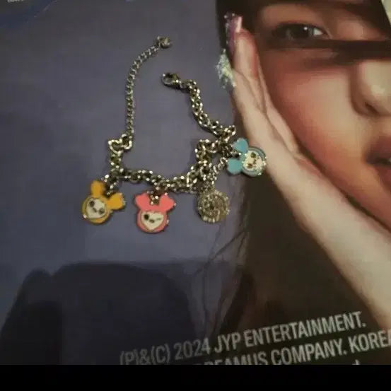 [BUNJANG] TWICE 10th Anniversary LOVELY Bracelet Nayeon Momo Jihyo / 트와이스 10주년 팝업 라부리 팔찌 나연 모모 지효