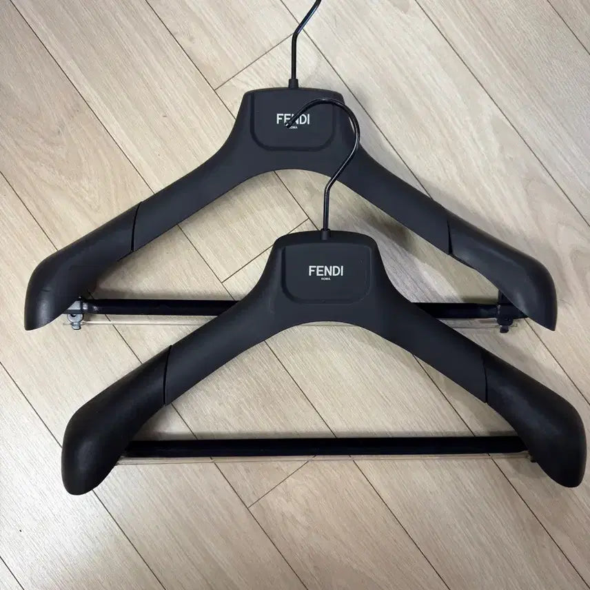 [BUNJANG] Fendi Hanger / 펜디 옷걸이