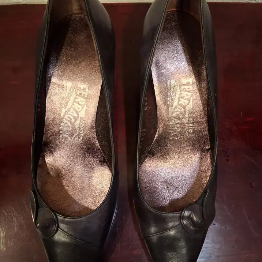 [BUNJANG] Salvatore Ferragamo Black Leather Pumps / 페라가모 블랙 여성 구두