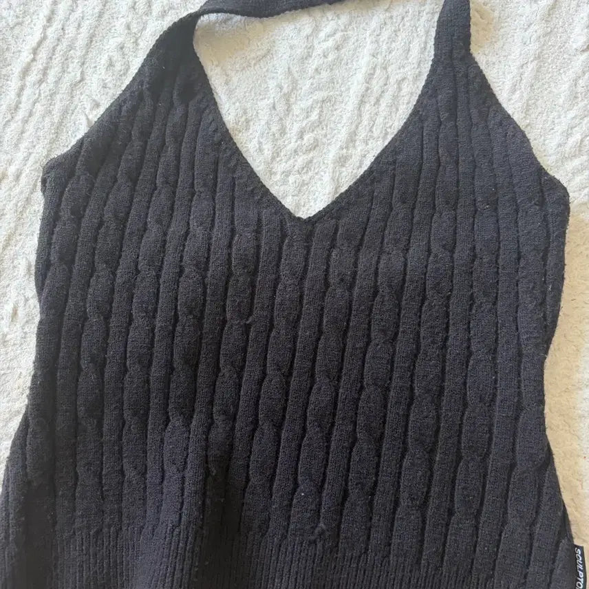 [BUNJANG] Sculptor Halterneck Knit Black / 스컬프터 홀터넥 니트 블랙
