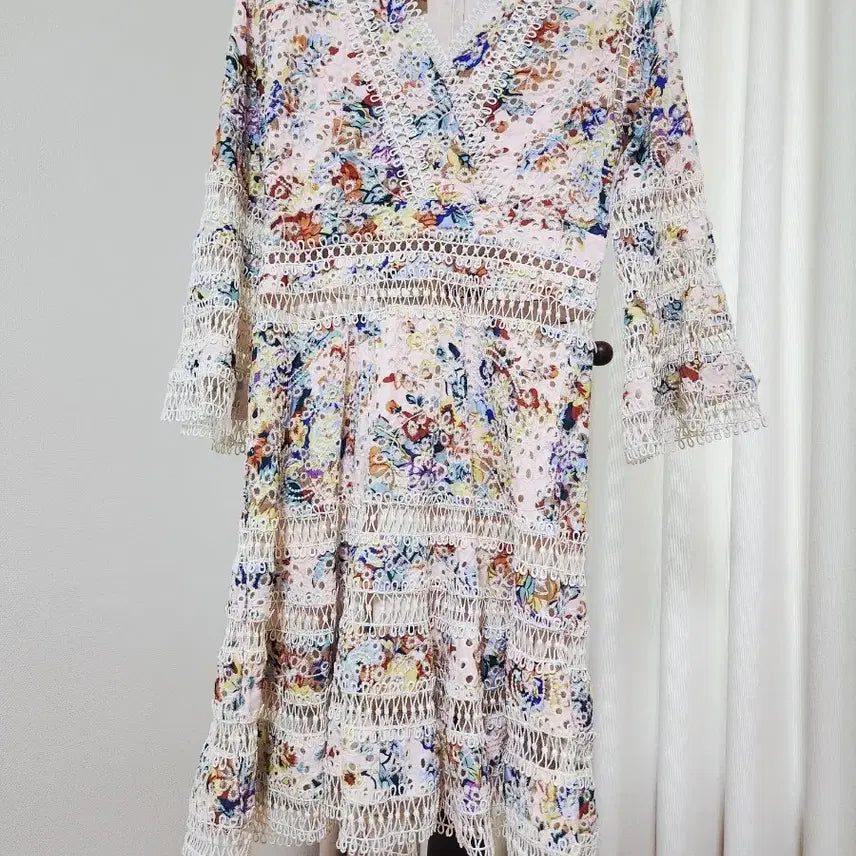 [BUNJANG] AMUSE Flower Lace Dress / [백화점수입] AMUSE 플라워 레이스 원피스 셀프포트레이트 감성 하객룩