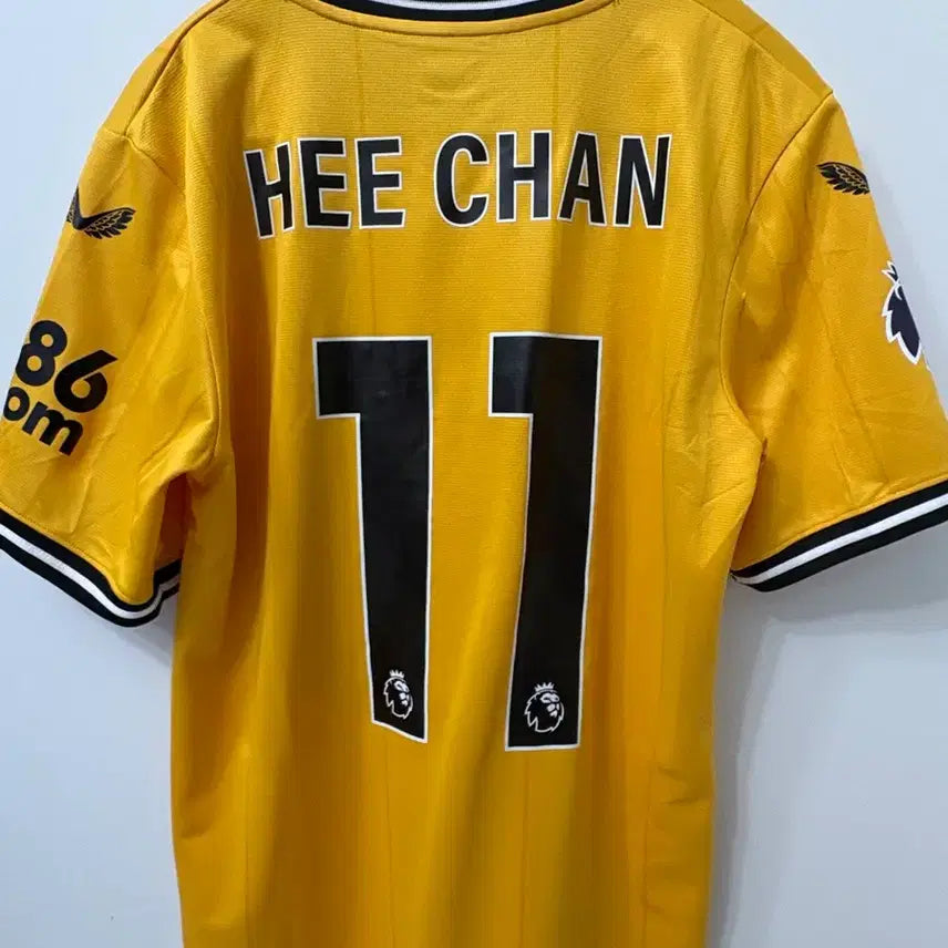 [BUNJANG] Wolverhampton Wanderers FC 23-24 Home Hwang Hee-Chan Player Edition Jersey (Size S) / 울버햄튼 유니폼 24-24 홈 황희찬 마킹 s