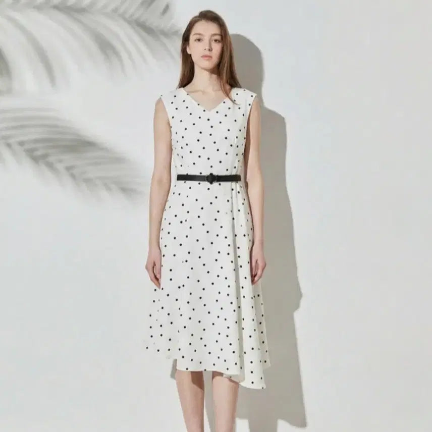 [BUNJANG] Jigott Belted V-Neck Polka Dot Dress Size 55 / 지고트 벨티드 브이넥 도트 원피스 55사이즈