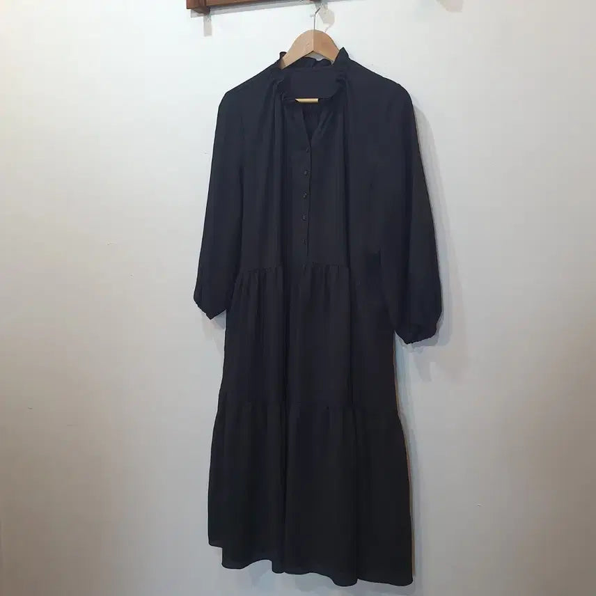 [BUNJANG] Black Frill Neck Balloon Sleeve Long Dress / 프릴넥 벌룬 블랙 롱 원피스