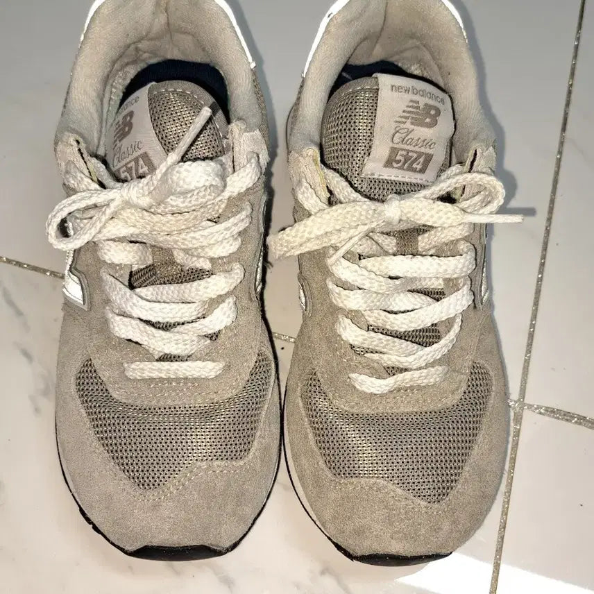 [BUNJANG] New Balance 574 Grey Sneakers / 뉴발란스 574 그레이 운동화