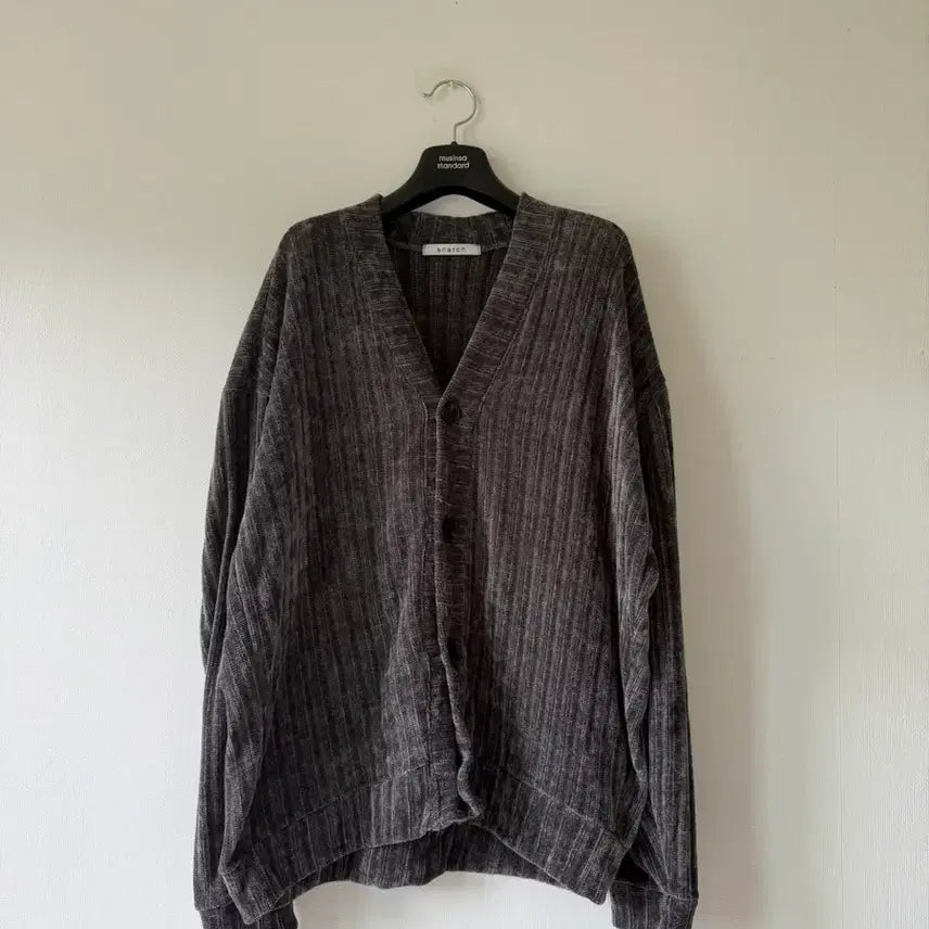 [BUNJANG] Snatch Vintage Cardigan Charcoal / 스나치애쉬빈티지가디건