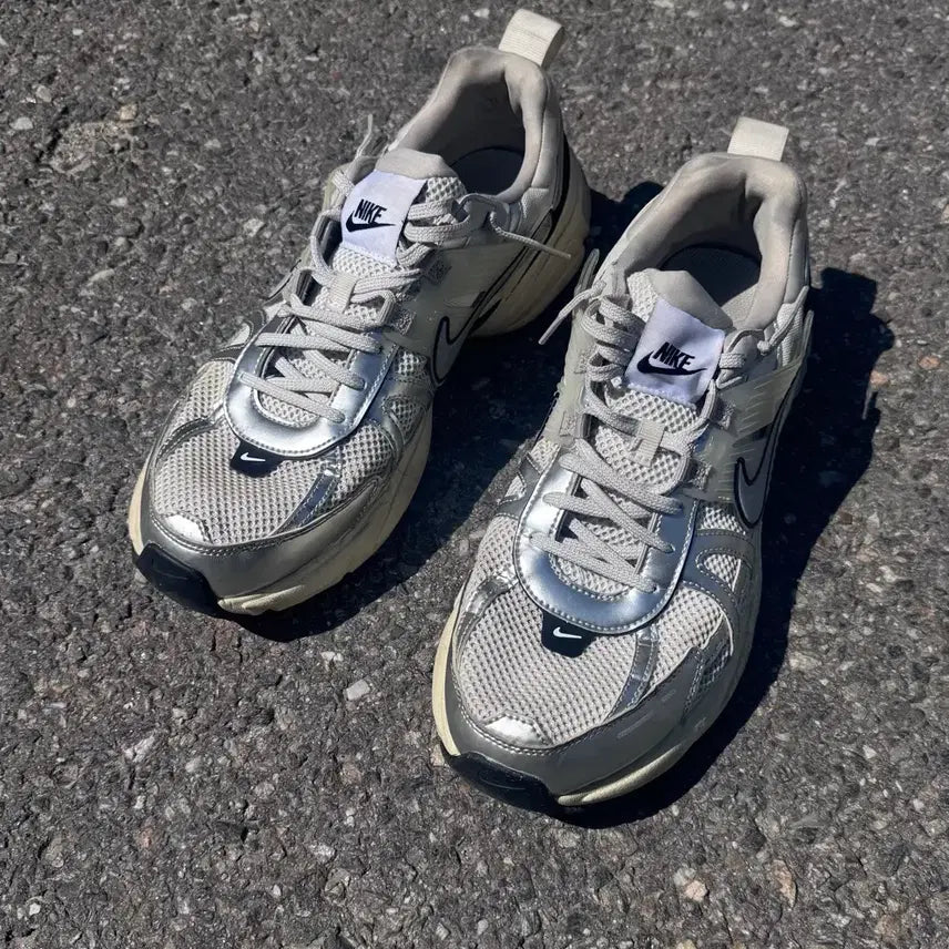 [BUNJANG] Nike V2K Run Running Shoes Size 305 / 나이키 v2k 런 런닝화 305(12.5)