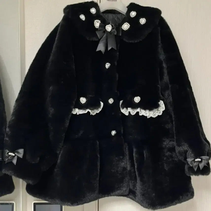[BUNJANG] Yumetenbo Bling Bling Bijou Collar Design Fur Coat / 유메텐보 디어마이러브 블링블링 비쥬 카라디자인 퍼코트 지뢰계 서브컬쳐