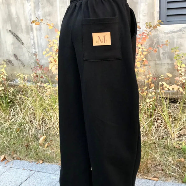 [BUNJANG] MUDIDI Rash Metal Logo Jogger Sweat Wide Pants Black / 무센트 래쉬 메탈 로고 조거 스웻 와이드 팬츠 츄리닝 블랙