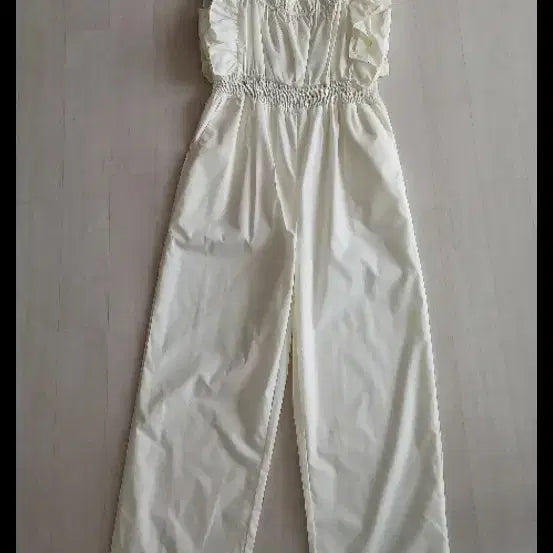 [BUNJANG] Ruffle Jumpsuit / 프릴 점프수트